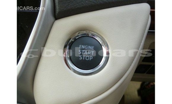 Buy Import Toyota Land Cruiser White Car in Import - Dubai in Central Buy Import Toyota Land Cruiser White Car in Import - Dubai in Central