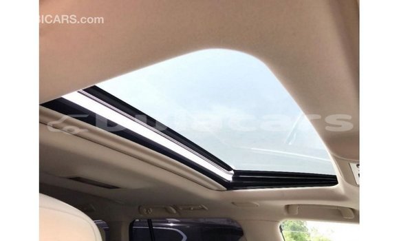 Acheter Import Voiture Toyota Land Cruiser Blanc à Import - Dubai, Central Acheter Import Voiture Toyota Land Cruiser Blanc à Import - Dubai, Central