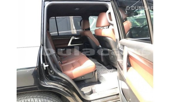 Acheter Import Voiture Toyota Land Cruiser Noir à Import - Dubai, Central Acheter Import Voiture Toyota Land Cruiser Noir à Import - Dubai, Central