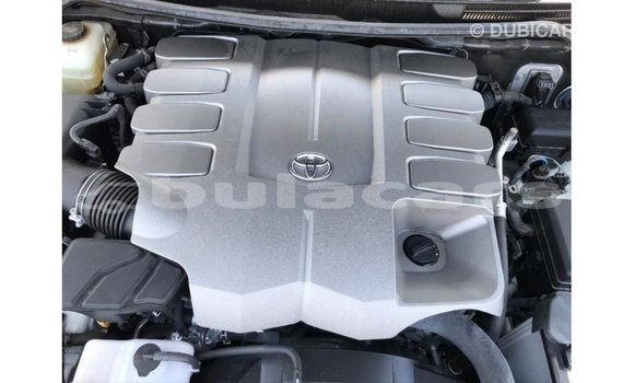 Buy Import Toyota Land Cruiser White Car in Import - Dubai in Central Buy Import Toyota Land Cruiser White Car in Import - Dubai in Central