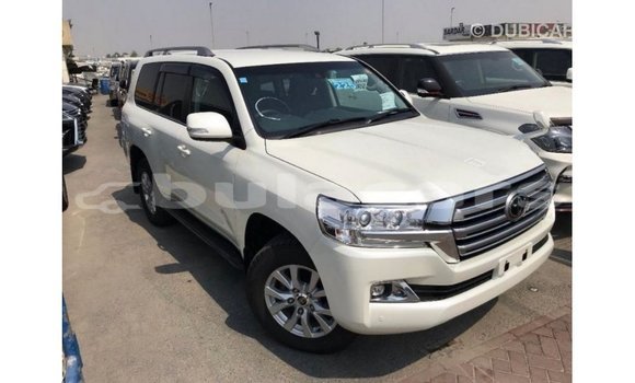 Buy Import Toyota Land Cruiser White Car in Import - Dubai in Central Buy Import Toyota Land Cruiser White Car in Import - Dubai in Central