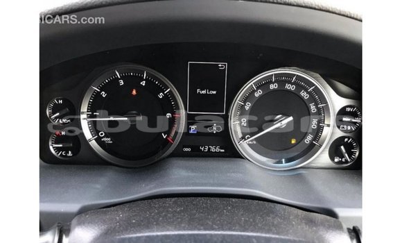 Buy Import Toyota Land Cruiser White Car in Import - Dubai in Central Buy Import Toyota Land Cruiser White Car in Import - Dubai in Central