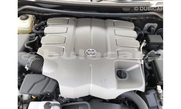 Buy Import Toyota Land Cruiser White Car in Import - Dubai in Central Buy Import Toyota Land Cruiser White Car in Import - Dubai in Central