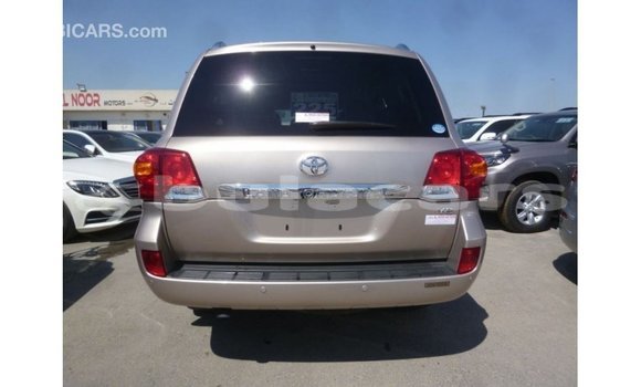 Buy Import Toyota Land Cruiser Other Car in Import - Dubai in Central Buy Import Toyota Land Cruiser Other Car in Import - Dubai in Central