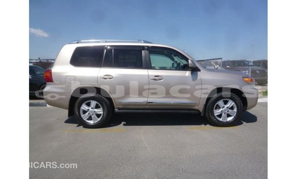Buy Import Toyota Land Cruiser Other Car in Import - Dubai in Central Buy Import Toyota Land Cruiser Other Car in Import - Dubai in Central