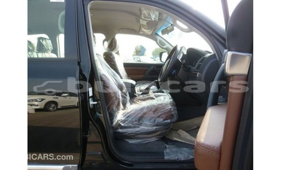 Buy Import Toyota Land Cruiser Black Car in Import - Dubai in Central Buy Import Toyota Land Cruiser Black Car in Import - Dubai in Central