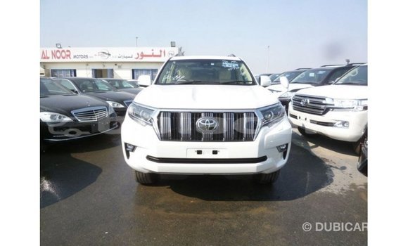 Acheter Import Voiture Toyota Prado Blanc à Import - Dubai, Central Acheter Import Voiture Toyota Prado Blanc à Import - Dubai, Central