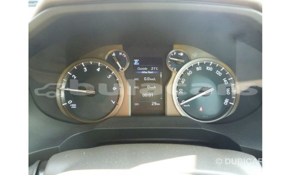 Acheter Import Voiture Toyota Prado Blanc à Import - Dubai, Central Acheter Import Voiture Toyota Prado Blanc à Import - Dubai, Central