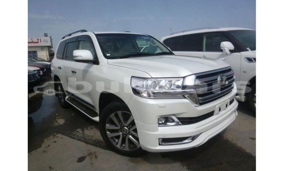 Buy Import Toyota Land Cruiser White Car in Import - Dubai in Central Buy Import Toyota Land Cruiser White Car in Import - Dubai in Central