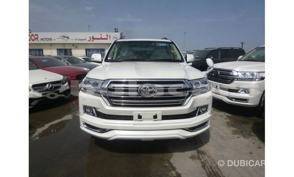 Buy Import Toyota Land Cruiser White Car in Import - Dubai in Central Buy Import Toyota Land Cruiser White Car in Import - Dubai in Central