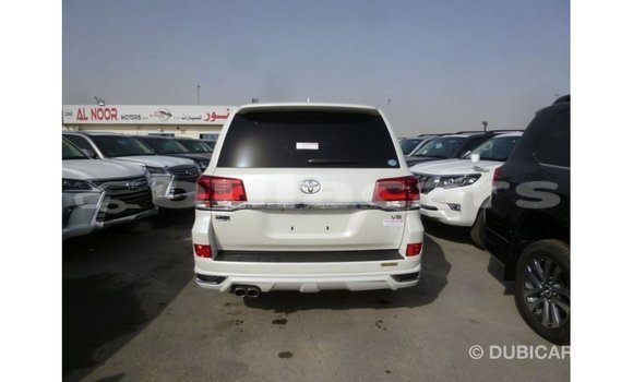 Buy Import Toyota Land Cruiser White Car in Import - Dubai in Central Buy Import Toyota Land Cruiser White Car in Import - Dubai in Central