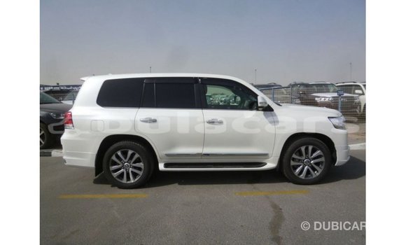 Buy Import Toyota Land Cruiser White Car in Import - Dubai in Central Buy Import Toyota Land Cruiser White Car in Import - Dubai in Central