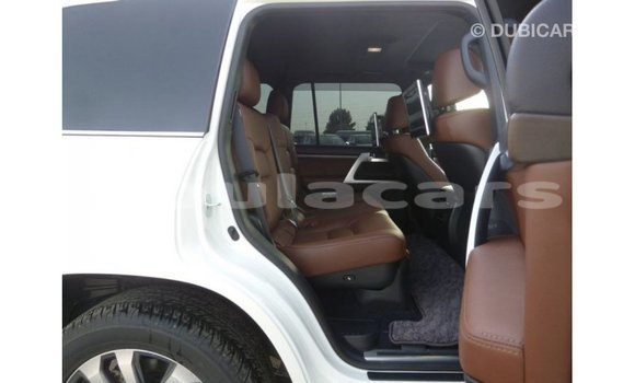 Buy Import Toyota Land Cruiser White Car in Import - Dubai in Central Buy Import Toyota Land Cruiser White Car in Import - Dubai in Central