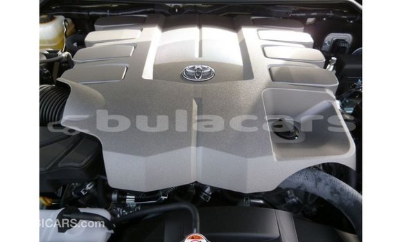 Buy Import Toyota Land Cruiser White Car in Import - Dubai in Central Buy Import Toyota Land Cruiser White Car in Import - Dubai in Central