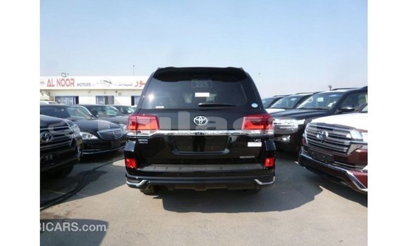 Acheter Import Voiture Toyota Land Cruiser Noir à Import - Dubai, Central Acheter Import Voiture Toyota Land Cruiser Noir à Import - Dubai, Central
