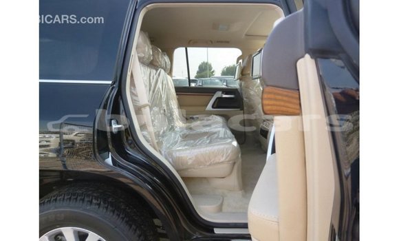 Acheter Import Voiture Toyota Land Cruiser Noir à Import - Dubai, Central Acheter Import Voiture Toyota Land Cruiser Noir à Import - Dubai, Central