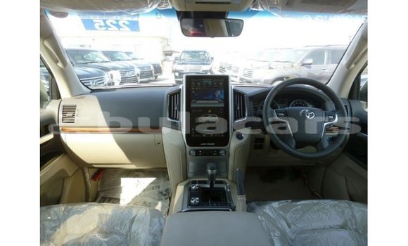 Acheter Import Voiture Toyota Land Cruiser Blanc à Import - Dubai, Central Acheter Import Voiture Toyota Land Cruiser Blanc à Import - Dubai, Central
