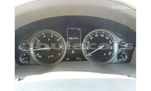 Acheter Import Voiture Toyota Land Cruiser Blanc à Import - Dubai, Central Acheter Import Voiture Toyota Land Cruiser Blanc à Import - Dubai, Central