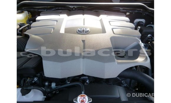 Acheter Import Voiture Toyota Land Cruiser Blanc à Import - Dubai, Central Acheter Import Voiture Toyota Land Cruiser Blanc à Import - Dubai, Central