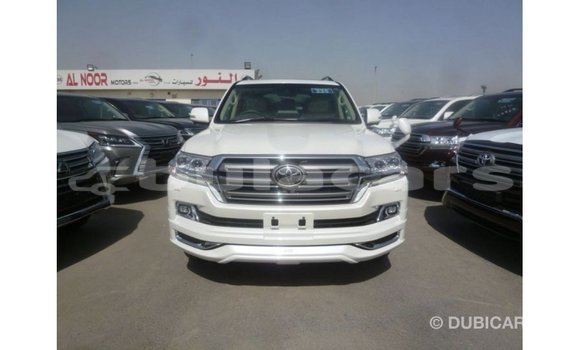 Buy Import Toyota Land Cruiser White Car in Import - Dubai in Central Buy Import Toyota Land Cruiser White Car in Import - Dubai in Central