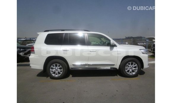 Buy Import Toyota Land Cruiser White Car in Import - Dubai in Central Buy Import Toyota Land Cruiser White Car in Import - Dubai in Central