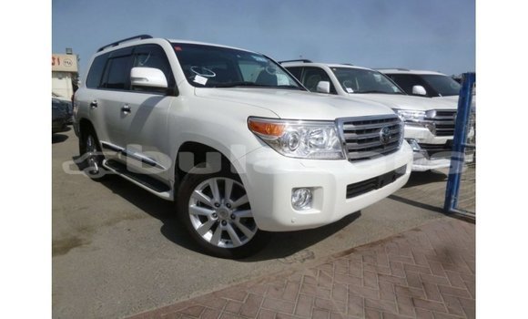 Buy Import Toyota Land Cruiser White Car in Import - Dubai in Central Buy Import Toyota Land Cruiser White Car in Import - Dubai in Central
