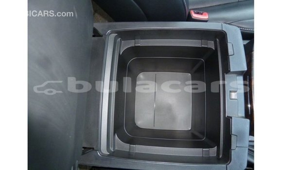 Buy Import Toyota Land Cruiser White Car in Import - Dubai in Central Buy Import Toyota Land Cruiser White Car in Import - Dubai in Central