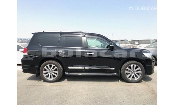 Acheter Import Voiture Toyota Land Cruiser Noir à Import - Dubai, Central Acheter Import Voiture Toyota Land Cruiser Noir à Import - Dubai, Central