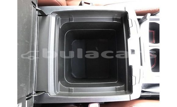 Acheter Import Voiture Toyota Land Cruiser Noir à Import - Dubai, Central Acheter Import Voiture Toyota Land Cruiser Noir à Import - Dubai, Central