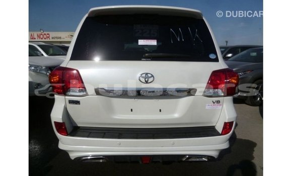 Buy Import Toyota Land Cruiser White Car in Import - Dubai in Central Buy Import Toyota Land Cruiser White Car in Import - Dubai in Central