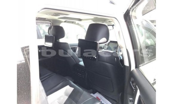 Buy Import Toyota Land Cruiser White Car in Import - Dubai in Central Buy Import Toyota Land Cruiser White Car in Import - Dubai in Central