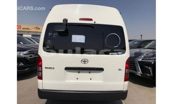 Acheter Import Voiture Toyota Hiace Blanc à Import - Dubai, Central Acheter Import Voiture Toyota Hiace Blanc à Import - Dubai, Central