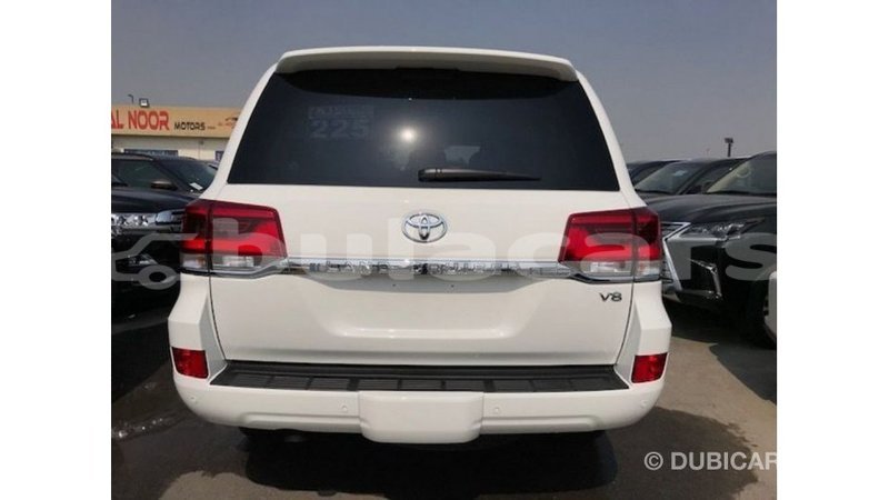 Big with watermark toyota land cruiser central import dubai 6113