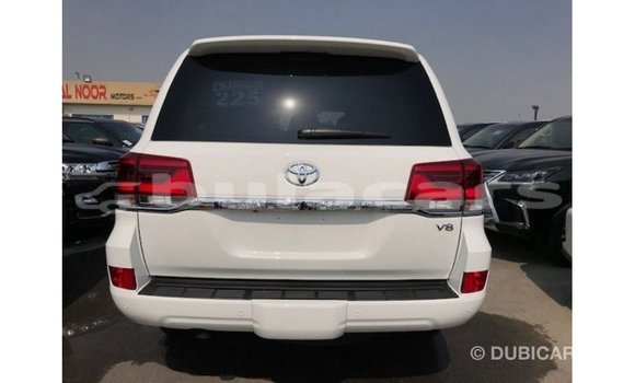 Buy Import Toyota Land Cruiser White Car in Import - Dubai in Central Buy Import Toyota Land Cruiser White Car in Import - Dubai in Central