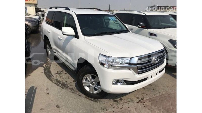 Big with watermark toyota land cruiser central import dubai 6113