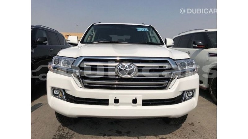 Big with watermark toyota land cruiser central import dubai 6113