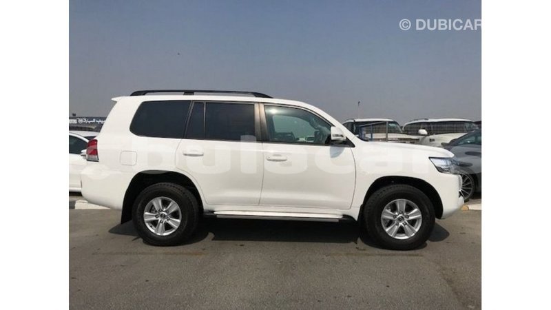 Big with watermark toyota land cruiser central import dubai 6113
