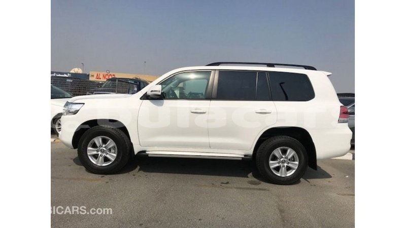 Big with watermark toyota land cruiser central import dubai 6113