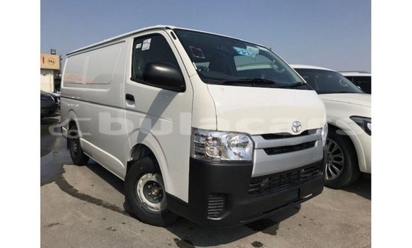 Acheter Import Voiture Toyota Hiace Blanc à Import - Dubai, Central Acheter Import Voiture Toyota Hiace Blanc à Import - Dubai, Central