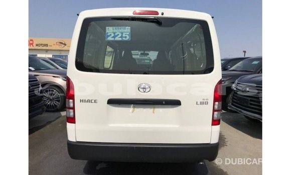 Acheter Import Voiture Toyota Hiace Blanc à Import - Dubai, Central Acheter Import Voiture Toyota Hiace Blanc à Import - Dubai, Central