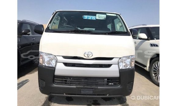 Acheter Import Voiture Toyota Hiace Blanc à Import - Dubai, Central Acheter Import Voiture Toyota Hiace Blanc à Import - Dubai, Central
