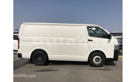 Acheter Import Voiture Toyota Hiace Blanc à Import - Dubai, Central Acheter Import Voiture Toyota Hiace Blanc à Import - Dubai, Central