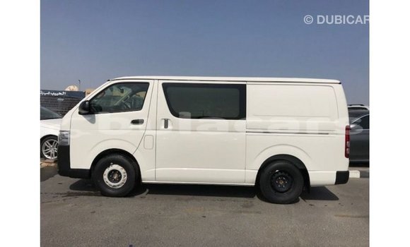 Acheter Import Voiture Toyota Hiace Blanc à Import - Dubai, Central Acheter Import Voiture Toyota Hiace Blanc à Import - Dubai, Central