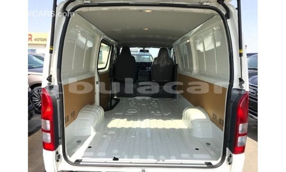 Acheter Import Voiture Toyota Hiace Blanc à Import - Dubai, Central Acheter Import Voiture Toyota Hiace Blanc à Import - Dubai, Central