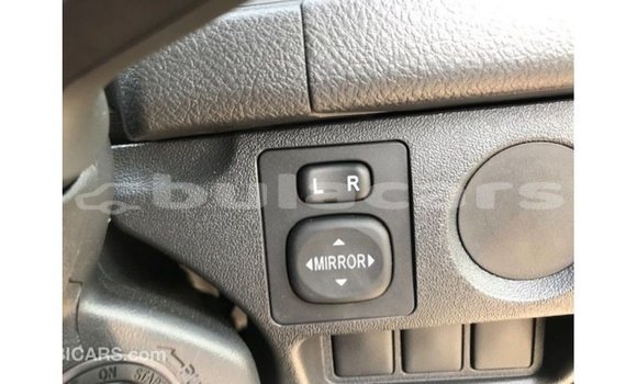 Acheter Import Voiture Toyota Hiace Blanc à Import - Dubai, Central Acheter Import Voiture Toyota Hiace Blanc à Import - Dubai, Central