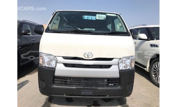 Acheter Import Voiture Toyota Hiace Blanc à Import - Dubai, Central Acheter Import Voiture Toyota Hiace Blanc à Import - Dubai, Central