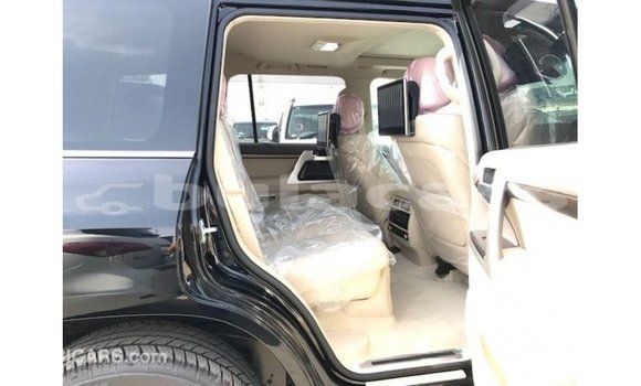 Buy Import Toyota Land Cruiser Black Car in Import - Dubai in Central Buy Import Toyota Land Cruiser Black Car in Import - Dubai in Central