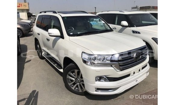Buy Import Toyota Land Cruiser White Car in Import - Dubai in Central Buy Import Toyota Land Cruiser White Car in Import - Dubai in Central