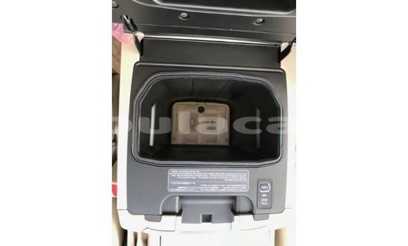 Buy Import Toyota Land Cruiser White Car in Import - Dubai in Central Buy Import Toyota Land Cruiser White Car in Import - Dubai in Central