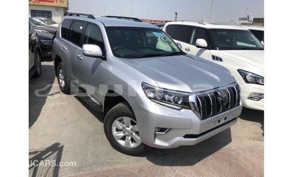 Acheter Import Voiture Toyota Prado Gris à Import - Dubai, Central Acheter Import Voiture Toyota Prado Gris à Import - Dubai, Central